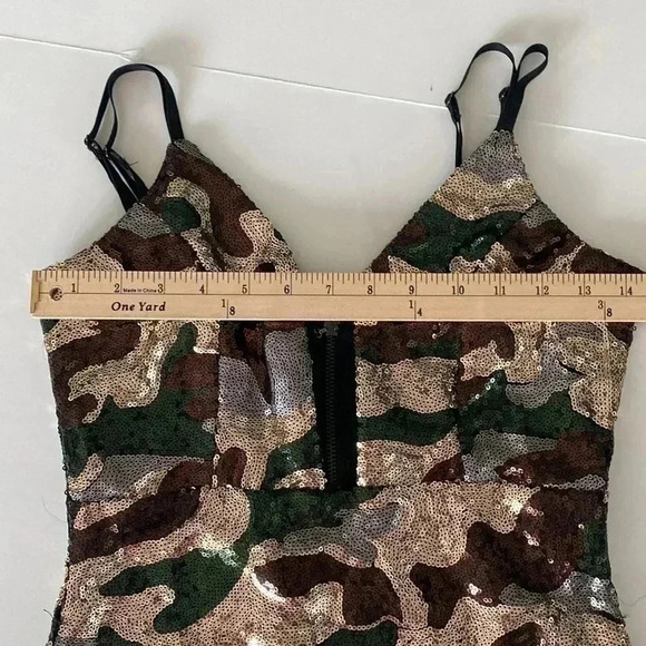 NWT Pink Owl Sequin Camo Plunge Neckline Stretchy Cocktail Dress Medium - Picture 9 of 10